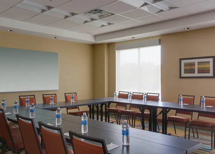 Fairfield Inn & Suites By Marriott Dallas West/I-30